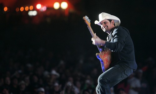 Brad Paisley to perform free concert | Article | The United States Army