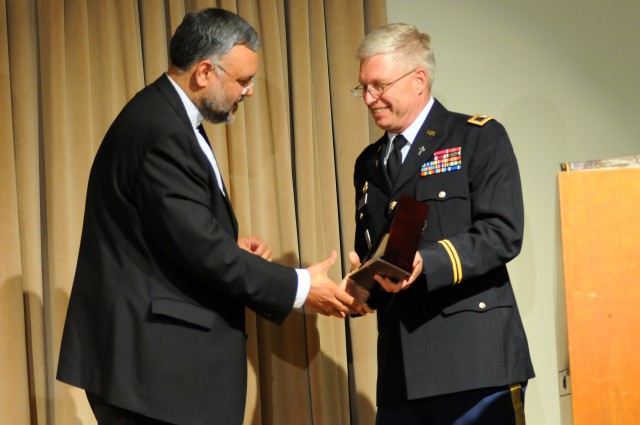 Muslim service members, DOD personnel, celebrate Iftar dinner at Pentagon