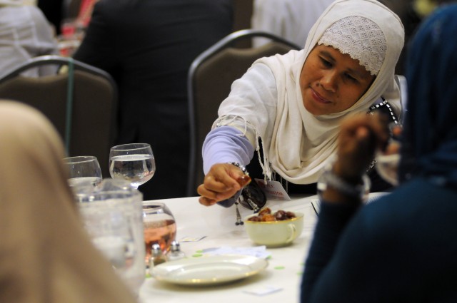 Muslim service members, DOD personnel, celebrate Iftar dinner at Pentagon