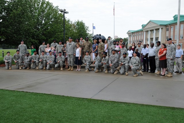 CSA visits Marne Division, reenlists 30 Soldiers