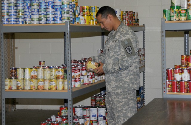 Food drive helps Soldiers, Families