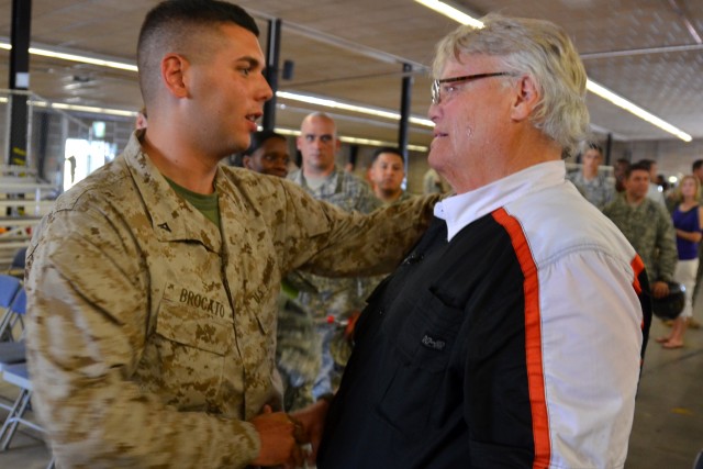 Wounded Vietnam veteran offers troops a message of hope