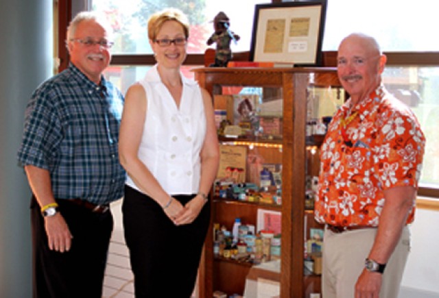 Former Army dentist donates shares artifacts