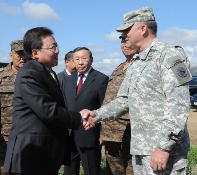 Mongolian president greets US Army Pacific commanding general