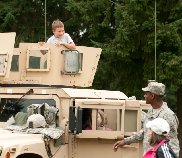 Military community connects with Gig Harbor