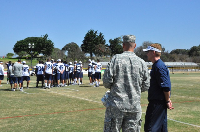 FORSCOM CG discusses TBI, leadership, service with "America's Team"