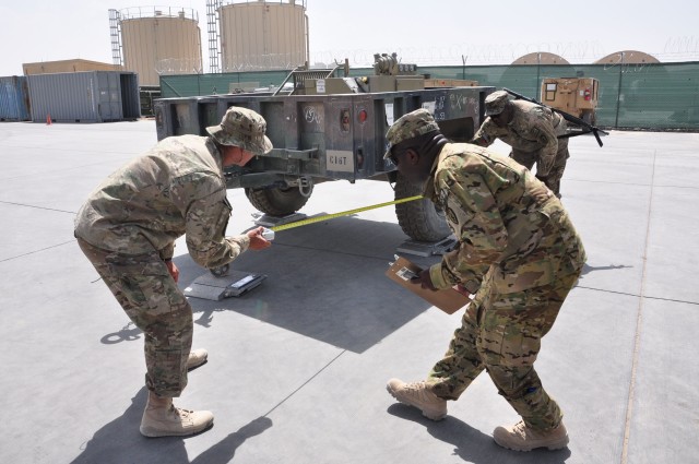 Soldiers wrangle in redeployment training at UMO rodeo