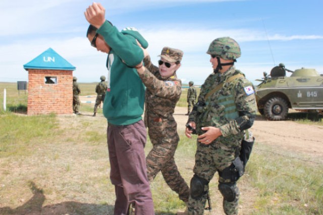 Hawaii counter-IED experts conquer Khaan Quest