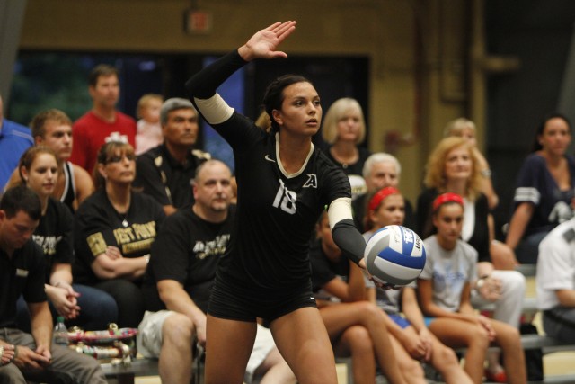 Army Volleyball's two seniors celebrate class ring ceremony
