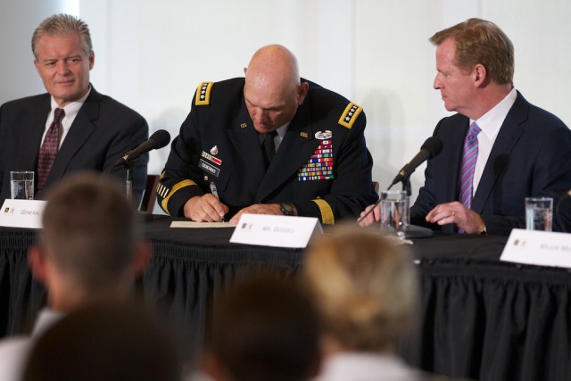 Army Chief of Staff, NFL commissioner sign letter formalizing TBI initiative