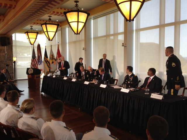 Army-NFL TBI Initiative Signing