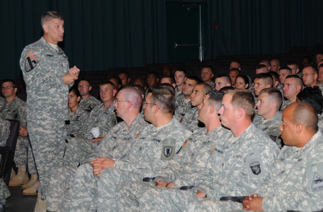 SMA Chandler visits Fort Rucker