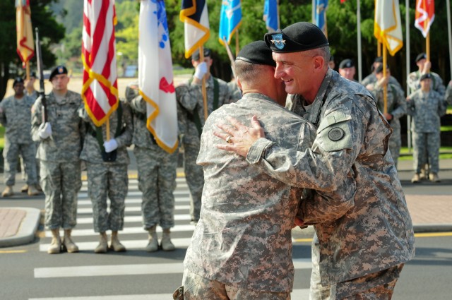 JBLM welcomes 7th INF DIV Commander