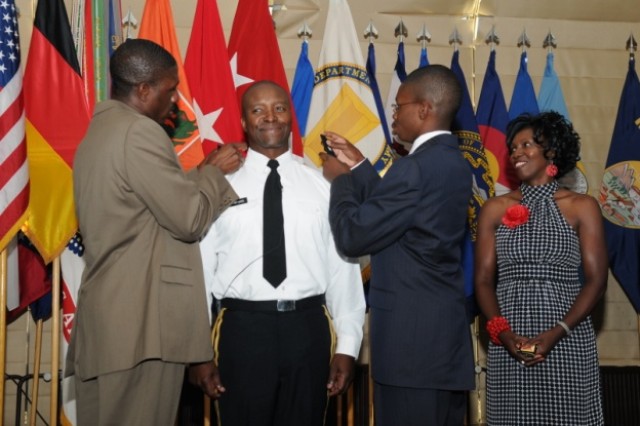 5th Signal Commander promoted to Brigadier General