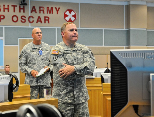 USARPAC commander briefed by Contingency Command Post during UFG12