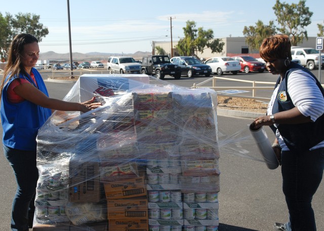 Wrapping the food pallet