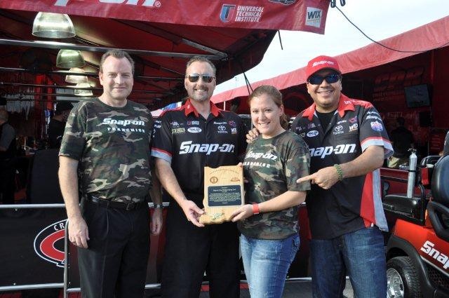 Soldiers, NHRA race team swap roles