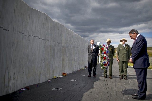Panetta honors victims of Flight 93 in Pennsylvania 