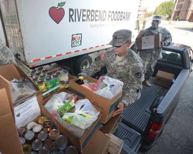 Rock Island Arsenal breaks food drive record