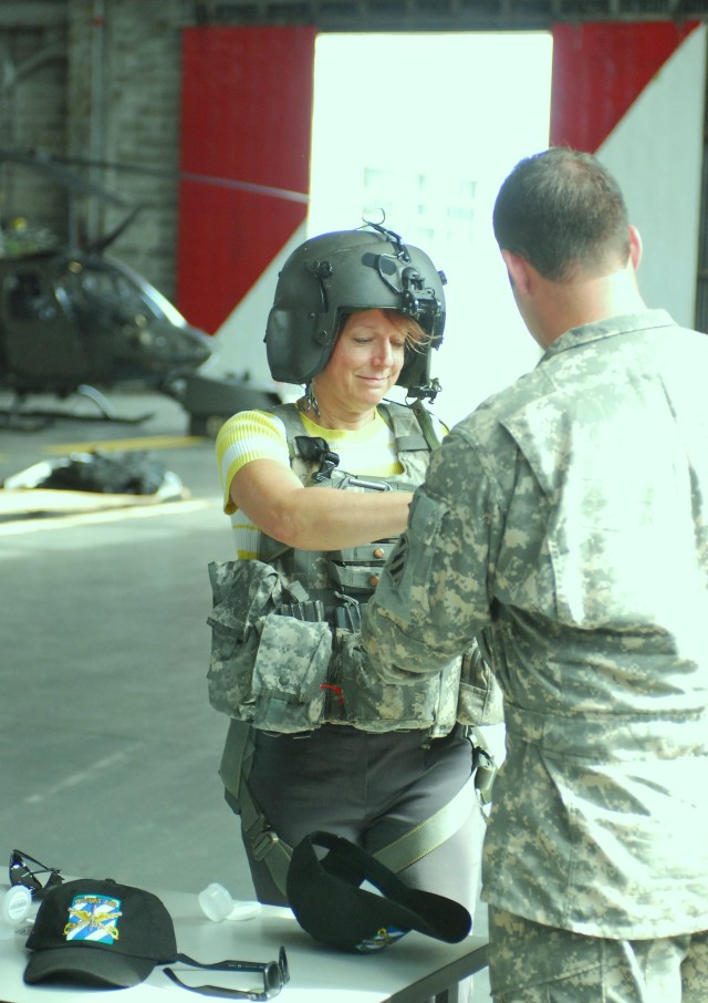 OSD SES Visits 3rd CAB's Air Assets