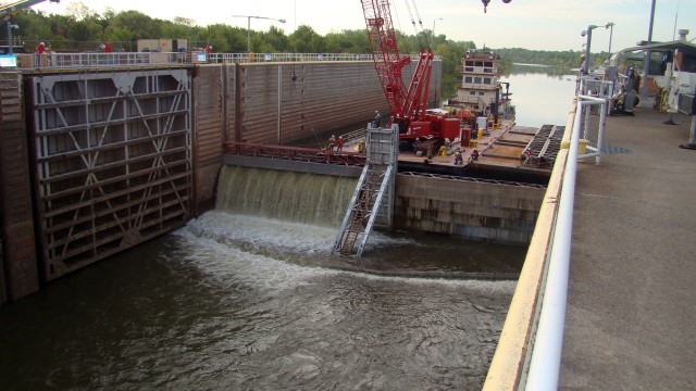 First-ever lock repair successfully completed by Tulsa District at Chouteau Lock 17