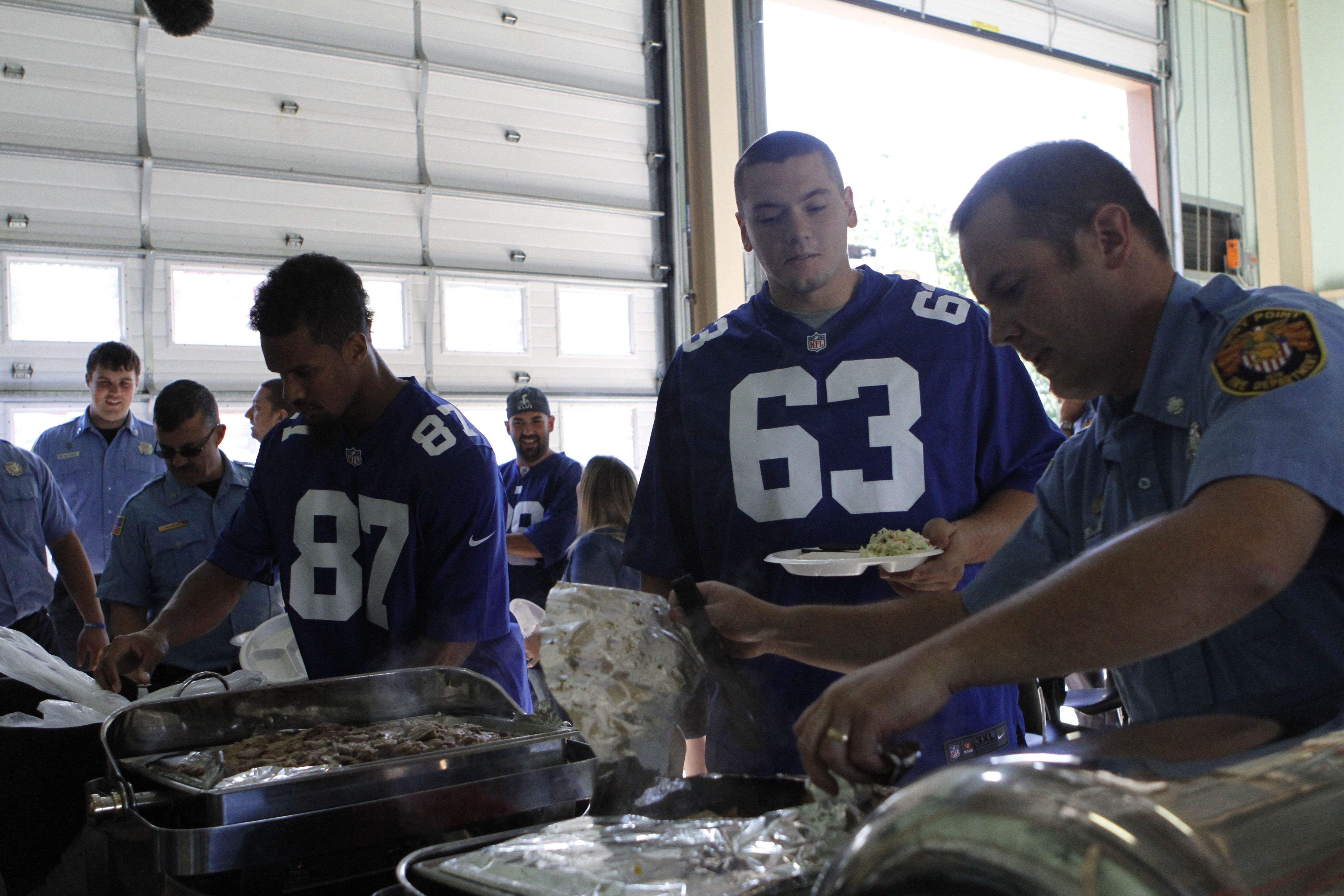 West Point firefighters recognized by New York Giants on 9/11 anniversary, Article