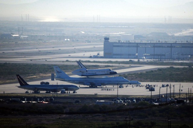 Space Shuttle lands at Fort Bliss