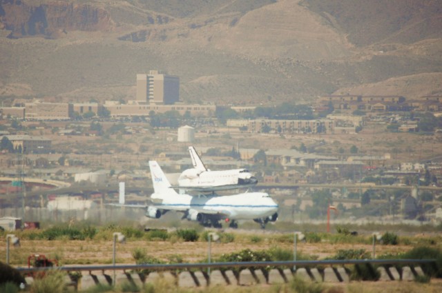 Space Shuttle takes off to California