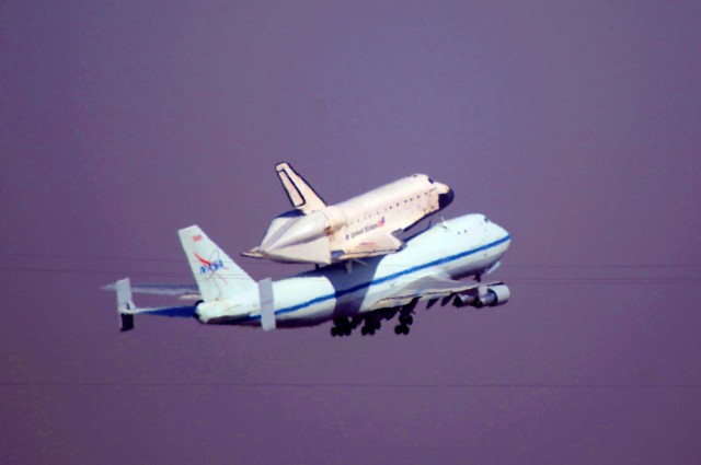 Space Shuttle takes off to California