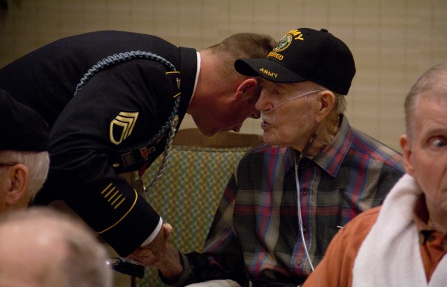 Veterans relive their war days, SAMC listens to the tale