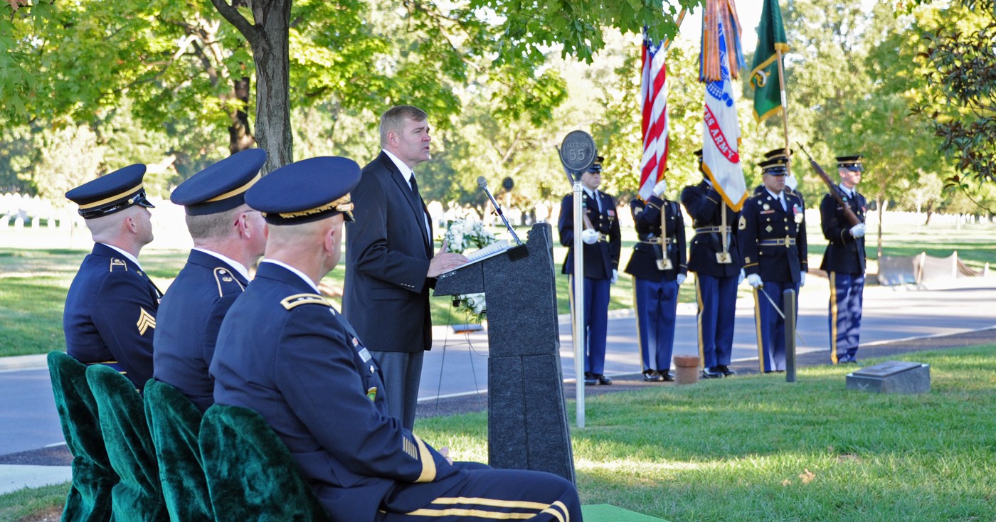 MP community remembers their fallen at Arlington | Article | The United ...