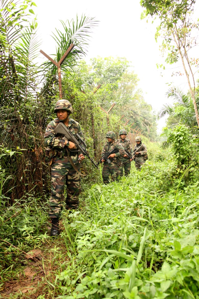 C-IED Training during Keris Strike 12