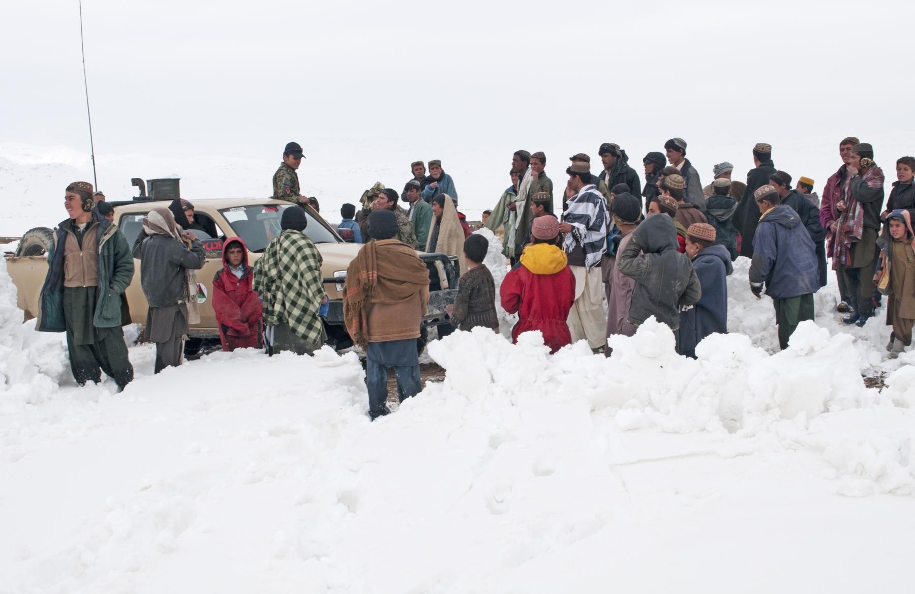 Afghan, U.S. forces 'clean the way' for residents in Shinkai district ...