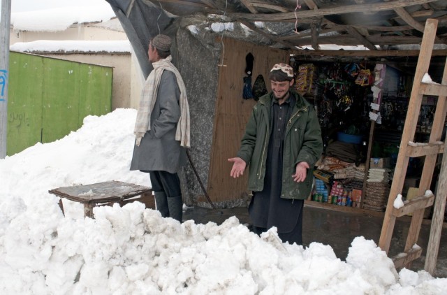 Afghan, U.S. forces 'clean the way' for residents in Shinkai district