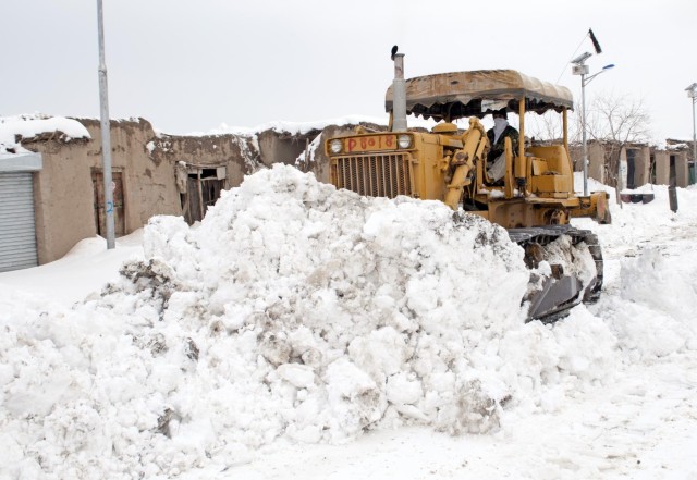 Afghan, U.S. forces 'clean the way' for residents in Shinkai district