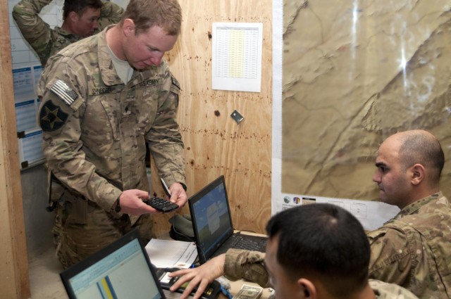 389th Finance goes where soldiers go to 'show them the money'