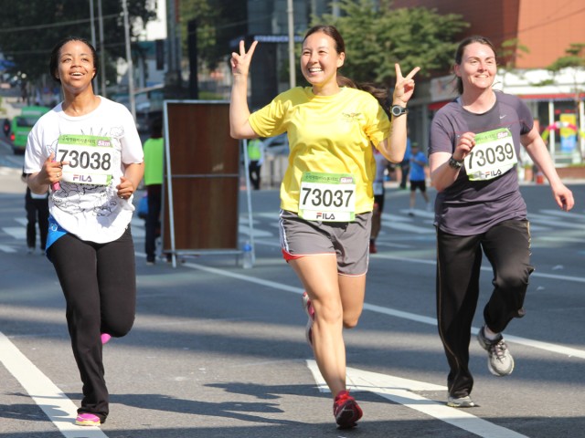 American troops participate in Gangnam Marathon