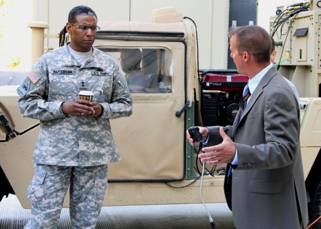 MG Patterson visits CERDEC at APG