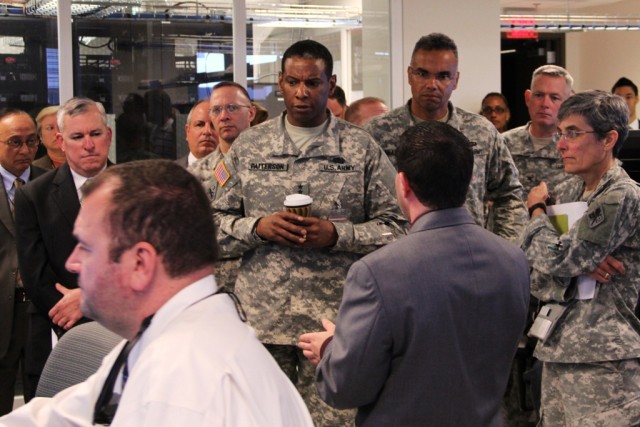 MG Patterson visits CERDEC at APG