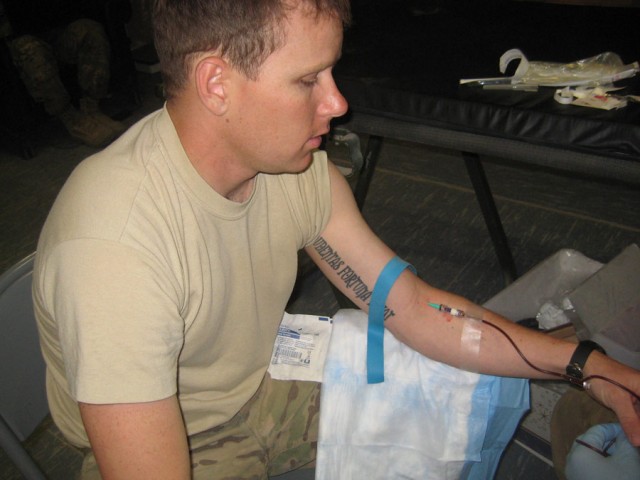 Alaska paratrooper gives blood, saves Afghan man's life