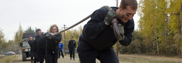 Alaska Soldiers challenge local hockey team