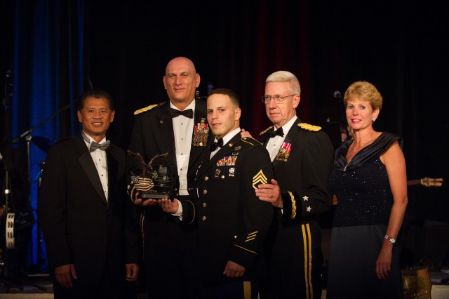 Chief of Staff of the Army Receives Award at Liberty USO 71st Anniversary Gala