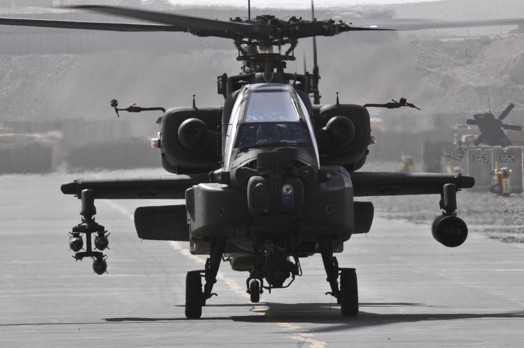 Apache pilots - heavy hitters | Article | The United States Army