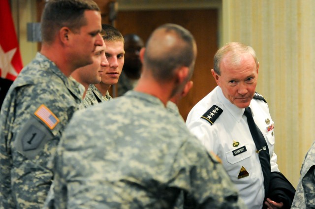 Gen. Dempsey visits the Big Red One team