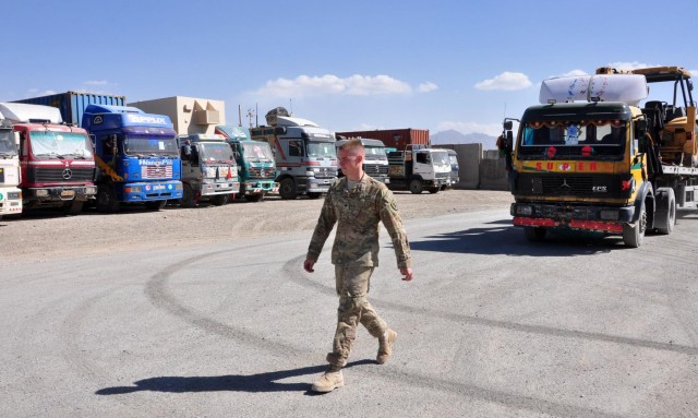 622nd MCT help resupply troops in the field