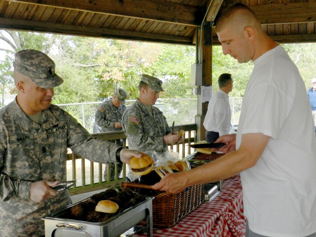 Soldiers and family celebrate INSCOM Day