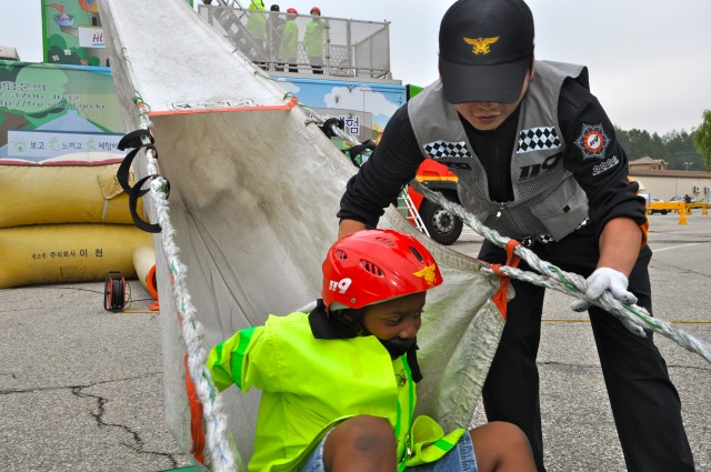 Yongsan children learn safety during fire prevention week
