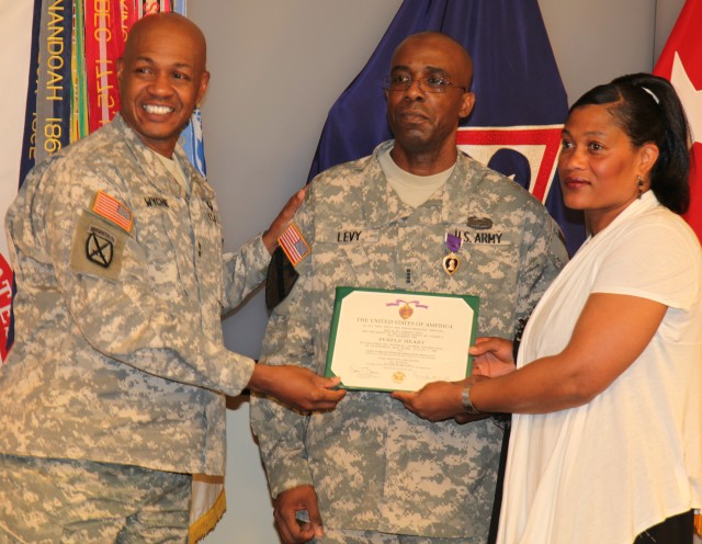 CASCOM Soldier receives Purple Heart