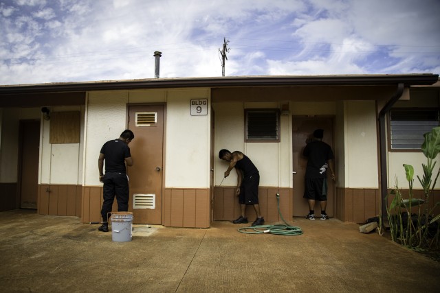 8th MPs help restore Kupuna neighborhood