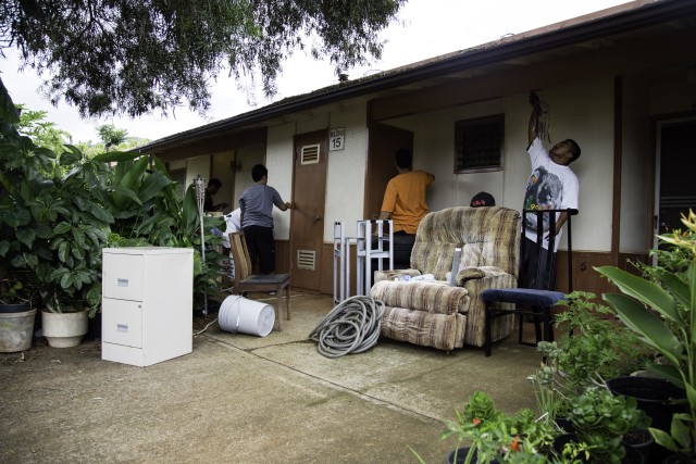 8th MPs help restore Kupuna neighborhood